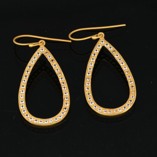 Orecchino moda goccia fatto - moda,